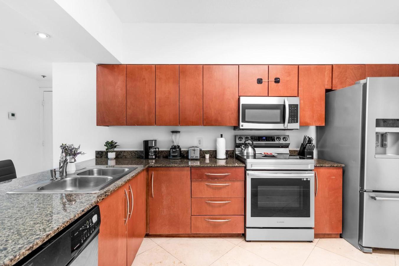 Spacious 2 Bed Unit In Brickell With Free Parking Маями Екстериор снимка