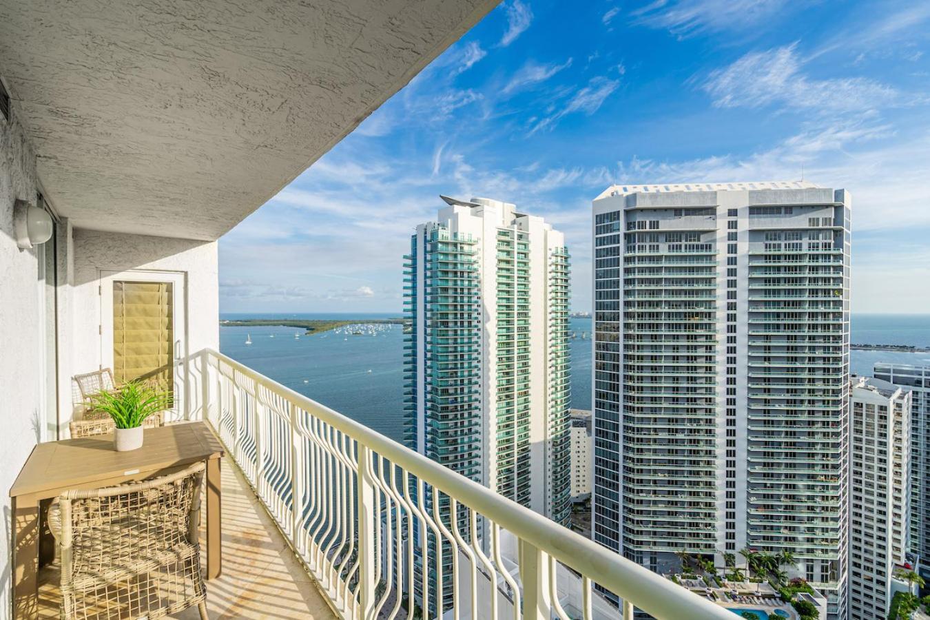 Spacious 2 Bed Unit In Brickell With Free Parking Маями Екстериор снимка