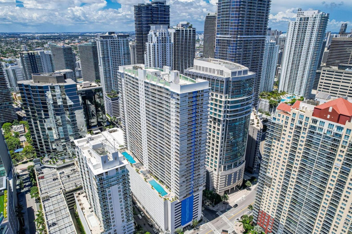 Spacious 2 Bed Unit In Brickell With Free Parking Маями Екстериор снимка